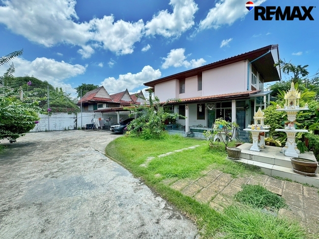 ลดราคาพิเศษ 3 ล้านบาท!! ขายบ้านเดี่ยว 2 ชั้น แปลงใหญ่ 140 ตร.วา ใกล้ MRT กระทรวงสาธารณสุข เพียง 750 เมตร เหมาะทำ Home Office, ศูนย์ดูแลผู้สูงอายุ หรืออยู่อาศัย ราคาเพียง 12.9 ล้านบาท
