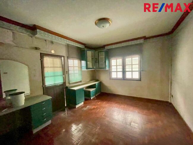 ขายบ้านศรีนครินทร์ หมู่บ้านเอกไพลิน ศรีด่าน 6 บางนา อ่อนนุช สุวรรณภูมิ ใกล้โรงเรียนนานาชาติและศูนย์การค้ามากมาย