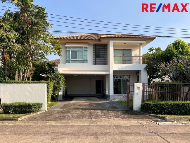 บ้านเดี่ยวพื้นที่ 85 ตารางวา ไม่มีบ้านตรงข้าม ตั้งอยู่บนถนนเมน