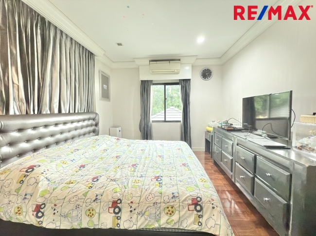 ขายบ้านเดี่ยว หมู่บ้าน เศรษฐสิริ ราชพฤกษ์-จรัญ 187 วา หลังมุม พร้อมเรือนรับรอง