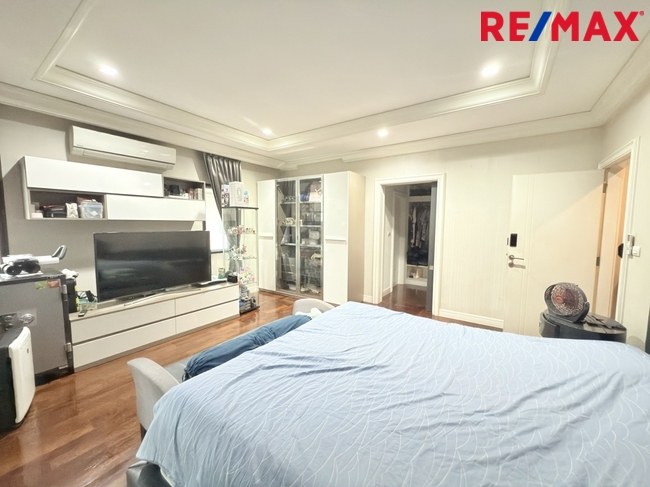 ขายบ้านเดี่ยว หมู่บ้าน เศรษฐสิริ ราชพฤกษ์-จรัญ 187 วา หลังมุม พร้อมเรือนรับรอง