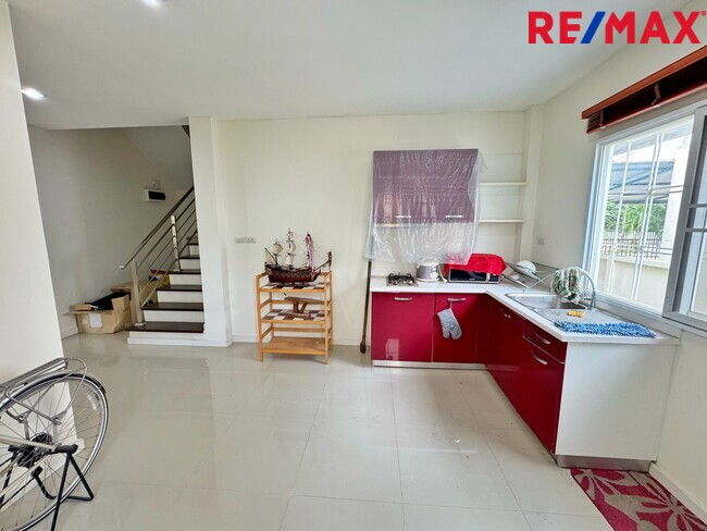 ขายบ้านเดี่ยว ซื่อตรงโคซี่ บางบัวทอง–340 (เฟส 5) แบบ Merit | 60 ตร.วา | ราคา 3.3 ล้านบาท | ทำเลบางบัวทอง นนทบุรี