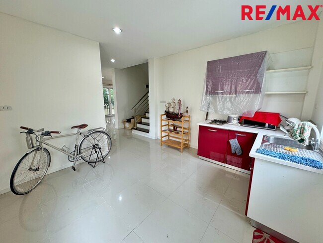 ขายบ้านเดี่ยว ซื่อตรงโคซี่ บางบัวทอง–340 (เฟส 5) แบบ Merit | 60 ตร.วา | ราคา 3.3 ล้านบาท | ทำเลบางบัวทอง นนทบุรี