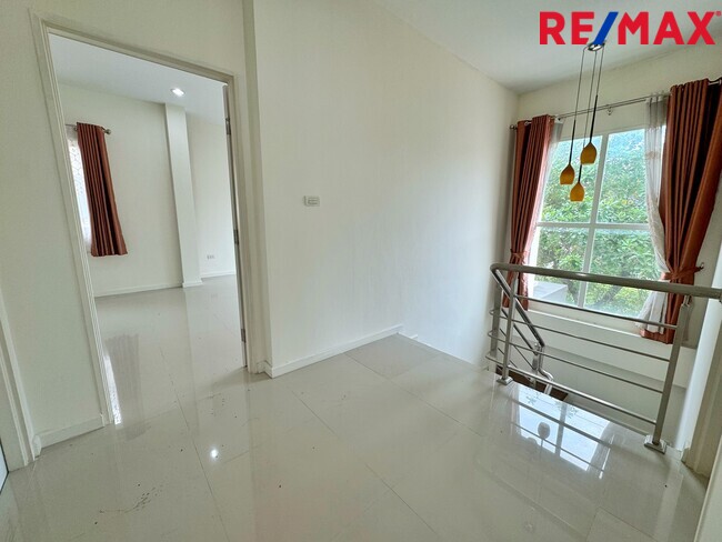 ขายบ้านเดี่ยว ซื่อตรงโคซี่ บางบัวทอง–340 (เฟส 5) แบบ Merit | 60 ตร.วา | ราคา 3.3 ล้านบาท | ทำเลบางบัวทอง นนทบุรี