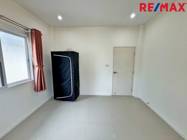 ขายบ้านเดี่ยว ซื่อตรงโคซี่ บางบัวทอง–340 (เฟส 5) แบบ Merit | 60 ตร.วา | ราคา 3.3 ล้านบาท | ทำเลบางบัวทอง นนทบุรี