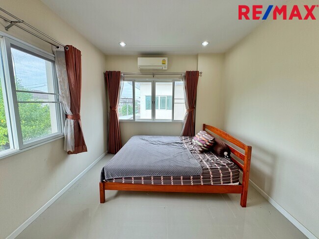 ขายบ้านเดี่ยว ซื่อตรงโคซี่ บางบัวทอง–340 (เฟส 5) แบบ Merit | 60 ตร.วา | ราคา 3.3 ล้านบาท | ทำเลบางบัวทอง นนทบุรี