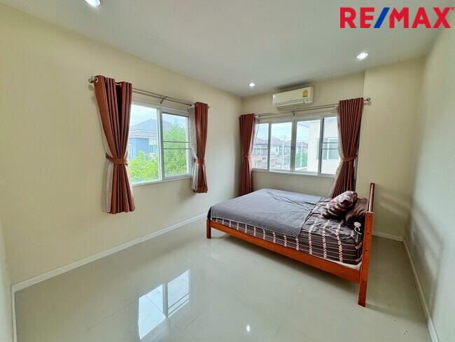 ขายบ้านเดี่ยว ซื่อตรงโคซี่ บางบัวทอง–340 (เฟส 5) แบบ Merit | 60 ตร.วา | ราคา 3.3 ล้านบาท | ทำเลบางบัวทอง นนทบุรี