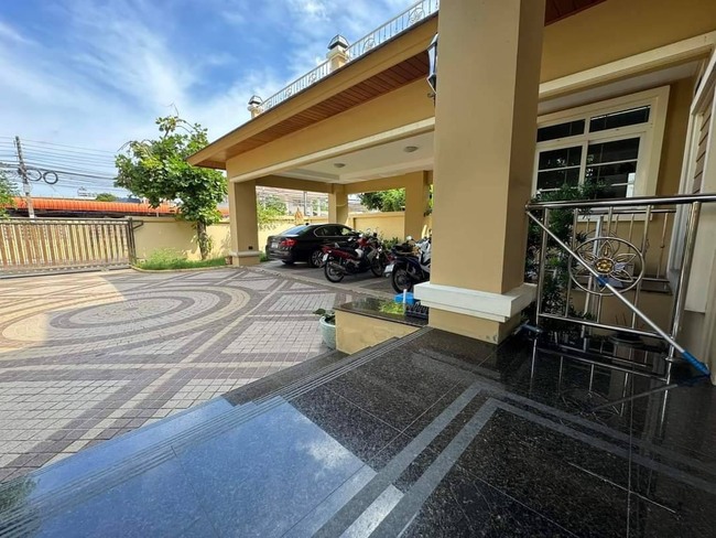 บ้านเดี่ยว มาใหม่อีกหนึ่งหลัง ซอยสมเด็จพระเจ้าตากสิน 4 ตกแต่งครบหิ้วกระเป๋าเข้าอยู่ได้เลย