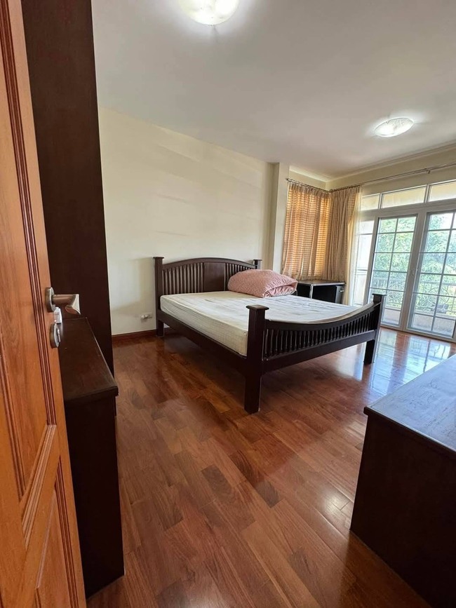 บ้านเดี่ยว มาใหม่อีกหนึ่งหลัง ซอยสมเด็จพระเจ้าตากสิน 4 ตกแต่งครบหิ้วกระเป๋าเข้าอยู่ได้เลย