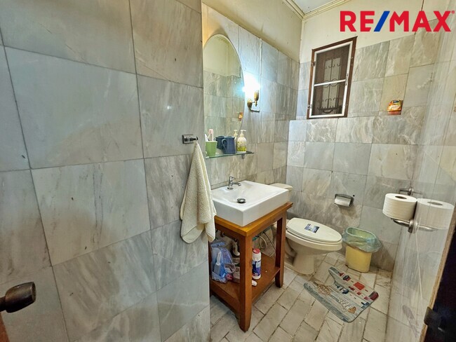 ขายบ้านเดี่ยว วิภาวดีรังสิต 64 – แจ้งวัฒนะ 1 | 129 ตร.วา | 300 ตร.ม. | 5 ห้องนอน 5 ห้องน้ำ | ราคาพิเศษ 14.5 ล้านบาท เหมาะอยู่อาศัยและทำโฮมออฟฟิศ ทำเลใกล้ดอนเมือง–หลักสี่–ศูนย์ราชการแจ้งวัฒนะ