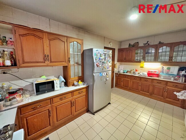 ขายบ้านเดี่ยว วิภาวดีรังสิต 64 – แจ้งวัฒนะ 1 | 129 ตร.วา | 300 ตร.ม. | 5 ห้องนอน 5 ห้องน้ำ | ราคาพิเศษ 14.5 ล้านบาท เหมาะอยู่อาศัยและทำโฮมออฟฟิศ ทำเลใกล้ดอนเมือง–หลักสี่–ศูนย์ราชการแจ้งวัฒนะ