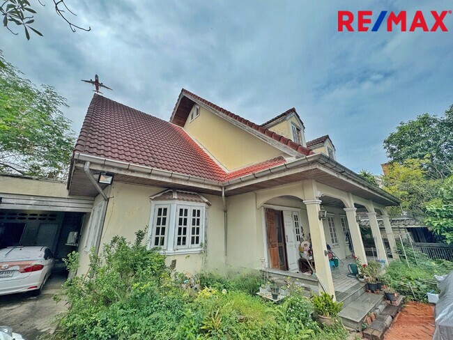 ขายบ้านเดี่ยว วิภาวดีรังสิต 64 – แจ้งวัฒนะ 1 | 129 ตร.วา | 300 ตร.ม. | 5 ห้องนอน 5 ห้องน้ำ | ราคาพิเศษ 14.5 ล้านบาท เหมาะอยู่อาศัยและทำโฮมออฟฟิศ ทำเลใกล้ดอนเมือง–หลักสี่–ศูนย์ราชการแจ้งวัฒนะ