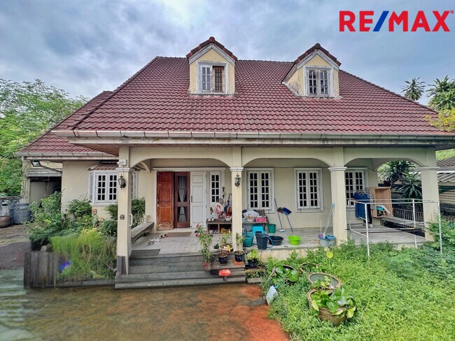 ขายบ้านเดี่ยว วิภาวดีรังสิต 64 – แจ้งวัฒนะ 1 | 129 ตร.วา | 300 ตร.ม. | 5 ห้องนอน 5 ห้องน้ำ | ราคาพิเศษ 14.5 ล้านบาท เหมาะอยู่อาศัยและทำโฮมออฟฟิศ ทำเลใกล้ดอนเมือง–หลักสี่–ศูนย์ราชการแจ้งวัฒนะ