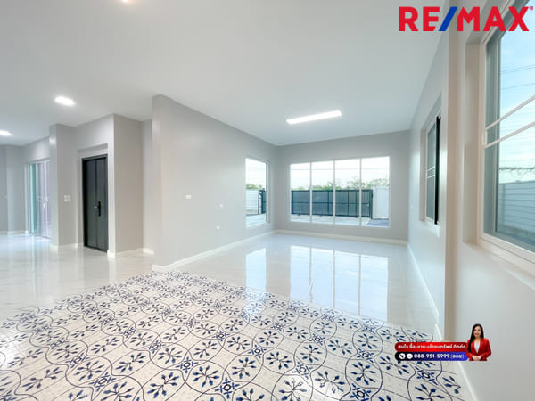 บ้านนิมิตใหม่ 59 I เคซี เลค แลนด์ บ้านสั่งสร้าง บริษัท SC Grand ประกันโครงสร้าง 20 ปี หัวมุม ประตูรั้วหน้าบ้านกว้าง 9 เมตรและมีประตูรั้วเข้าออกได้ 2 ด้าน