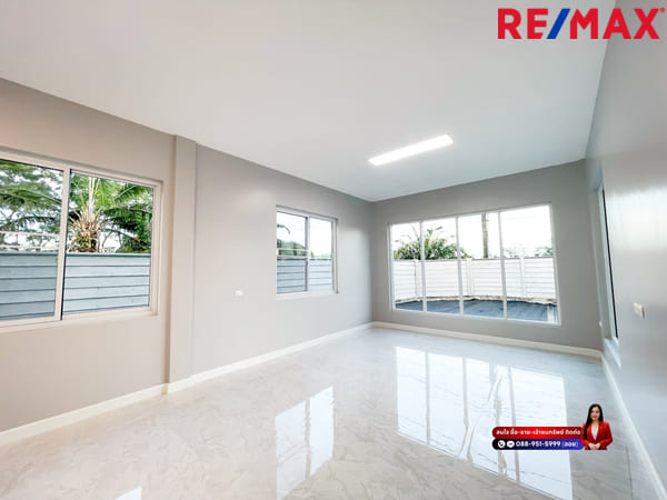 บ้านนิมิตใหม่ 59 I เคซี เลค แลนด์ บ้านสั่งสร้าง บริษัท SC Grand ประกันโครงสร้าง 20 ปี หัวมุม ประตูรั้วหน้าบ้านกว้าง 9 เมตรและมีประตูรั้วเข้าออกได้ 2 ด้าน