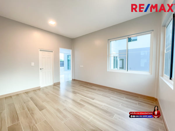 บ้านนิมิตใหม่ 59 I เคซี เลค แลนด์ บ้านสั่งสร้าง บริษัท SC Grand ประกันโครงสร้าง 20 ปี หัวมุม ประตูรั้วหน้าบ้านกว้าง 9 เมตรและมีประตูรั้วเข้าออกได้ 2 ด้าน