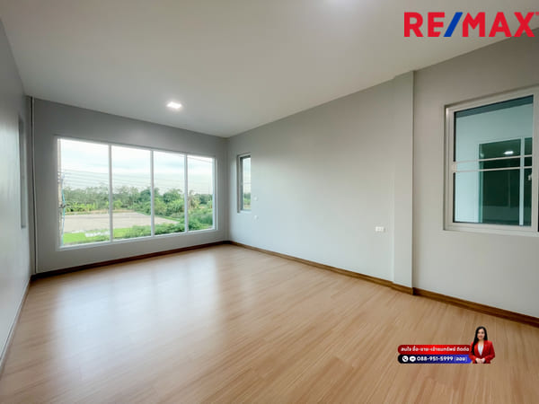 บ้านนิมิตใหม่ 59 I เคซี เลค แลนด์ บ้านสั่งสร้าง บริษัท SC Grand ประกันโครงสร้าง 20 ปี หัวมุม ประตูรั้วหน้าบ้านกว้าง 9 เมตรและมีประตูรั้วเข้าออกได้ 2 ด้าน