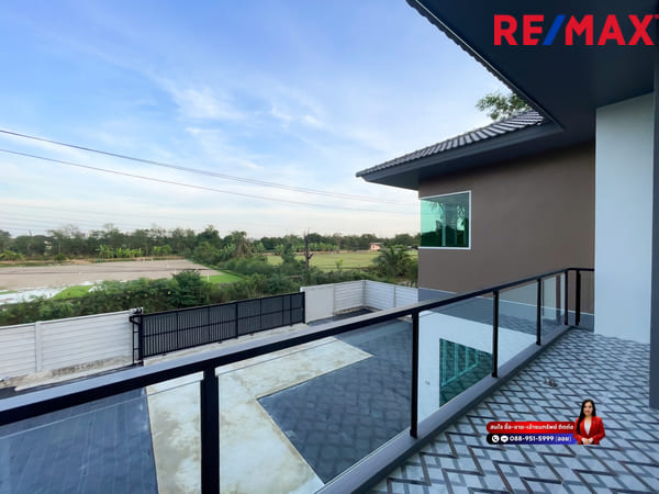 บ้านนิมิตใหม่ 59 I เคซี เลค แลนด์ บ้านสั่งสร้าง บริษัท SC Grand ประกันโครงสร้าง 20 ปี หัวมุม ประตูรั้วหน้าบ้านกว้าง 9 เมตรและมีประตูรั้วเข้าออกได้ 2 ด้าน