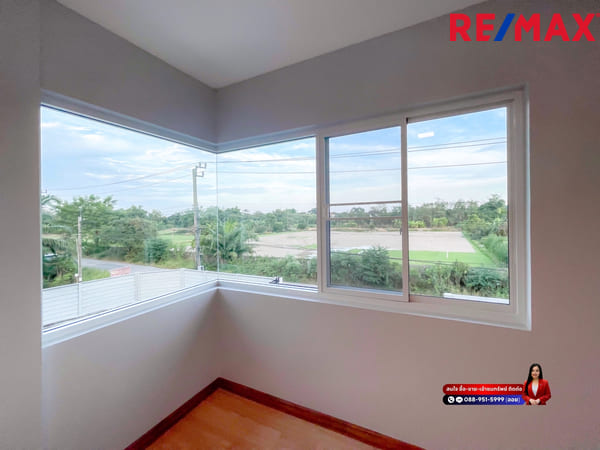 บ้านนิมิตใหม่ 59 I เคซี เลค แลนด์ บ้านสั่งสร้าง บริษัท SC Grand ประกันโครงสร้าง 20 ปี หัวมุม ประตูรั้วหน้าบ้านกว้าง 9 เมตรและมีประตูรั้วเข้าออกได้ 2 ด้าน