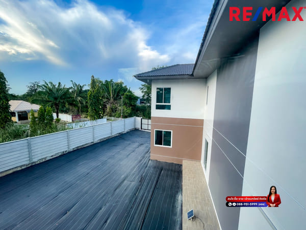 บ้านนิมิตใหม่ 59 I เคซี เลค แลนด์ บ้านสั่งสร้าง บริษัท SC Grand ประกันโครงสร้าง 20 ปี หัวมุม ประตูรั้วหน้าบ้านกว้าง 9 เมตรและมีประตูรั้วเข้าออกได้ 2 ด้าน