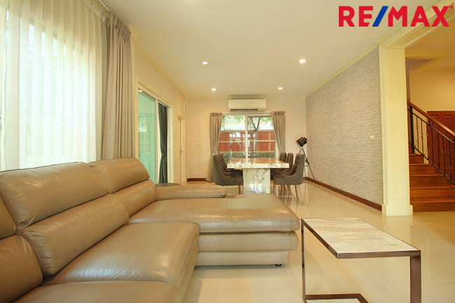 ขายบ้านเดี่ยว ลัดดารมย์ อิลิแกนซ์ วงแหวน สาทร มีห้องนอนชั้น1 ตกแต่งสวย 80 ตร.ว