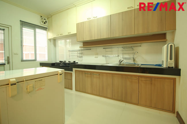 ขายบ้านเดี่ยว ลัดดารมย์ อิลิแกนซ์ วงแหวน สาทร มีห้องนอนชั้น1 ตกแต่งสวย 80 ตร.ว