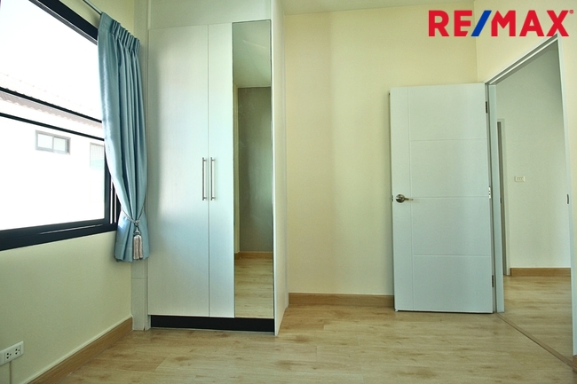 ขายบ้านเดี่ยว ลัดดารมย์ อิลิแกนซ์ วงแหวน สาทร มีห้องนอนชั้น1 ตกแต่งสวย 80 ตร.ว