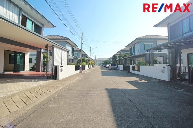 ขายบ้านเดี่ยว ลัดดารมย์ อิลิแกนซ์ วงแหวน สาทร มีห้องนอนชั้น1 ตกแต่งสวย 80 ตร.ว