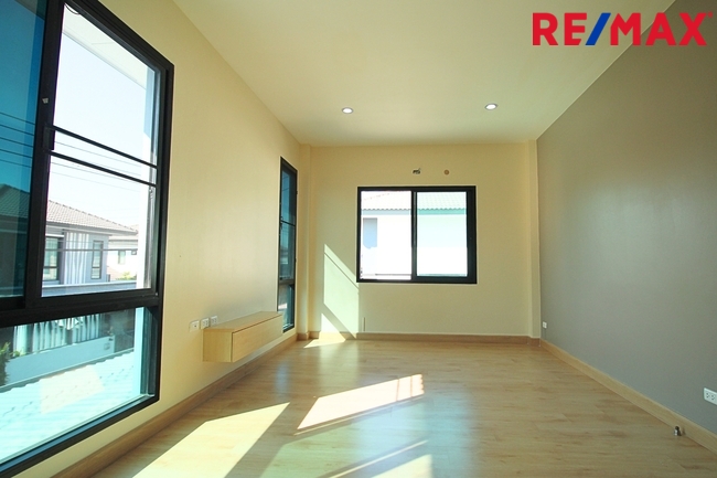 ขายบ้านเดี่ยว ลัดดารมย์ อิลิแกนซ์ วงแหวน สาทร มีห้องนอนชั้น1 ตกแต่งสวย 80 ตร.ว