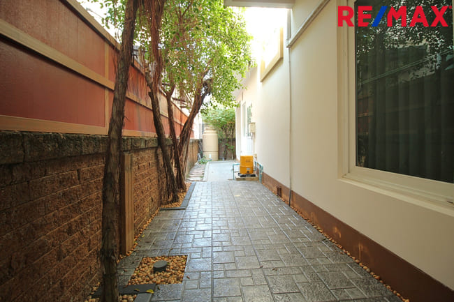 ขายบ้านเดี่ยว ลัดดารมย์ อิลิแกนซ์ วงแหวน สาทร มีห้องนอนชั้น1 ตกแต่งสวย 80 ตร.ว