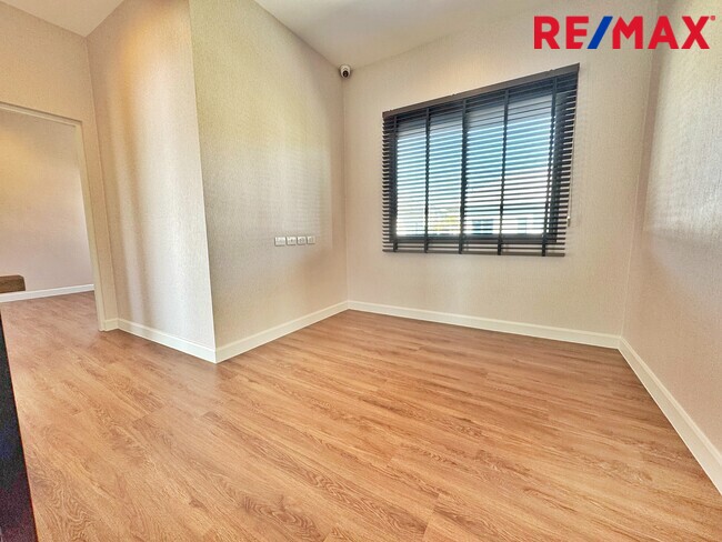 ขายบ้านเดี่ยวหรู บางกอก บูเลอวาร์ด เวสต์เกต 80 ตร.ว. พร้อมอยู่ | SC Asset ทำเลศักยภาพ ติดถนนกาญจนาภิเษก ใกล้รถไฟฟ้าสายสีม่วง( Bangkok Boulevard Westgate)