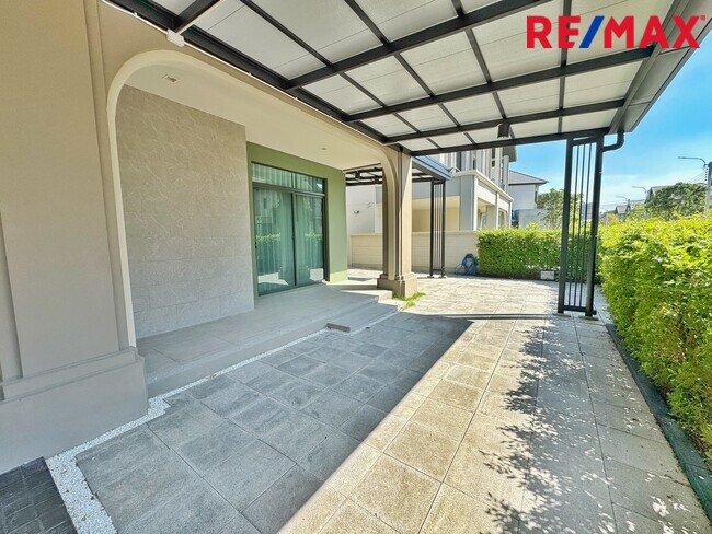 ขายบ้านเดี่ยวหรู บางกอก บูเลอวาร์ด เวสต์เกต 80 ตร.ว. พร้อมอยู่ | SC Asset ทำเลศักยภาพ ติดถนนกาญจนาภิเษก ใกล้รถไฟฟ้าสายสีม่วง( Bangkok Boulevard Westgate)