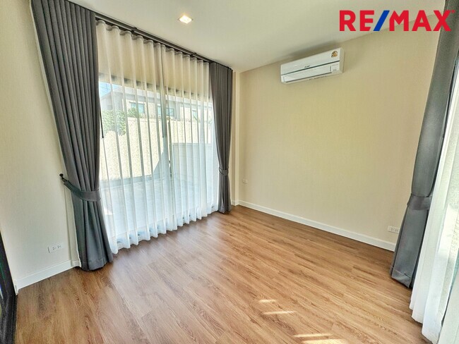 ขายบ้านเดี่ยวหรู บางกอก บูเลอวาร์ด เวสต์เกต 80 ตร.ว. พร้อมอยู่ | SC Asset ทำเลศักยภาพ ติดถนนกาญจนาภิเษก ใกล้รถไฟฟ้าสายสีม่วง( Bangkok Boulevard Westgate)