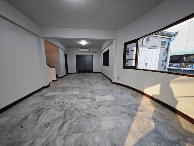 บ้านเดี่ยวใกล้ศูนย์ราชการนนทบุรี 53 ตร.ว. ราคาโดนใจ