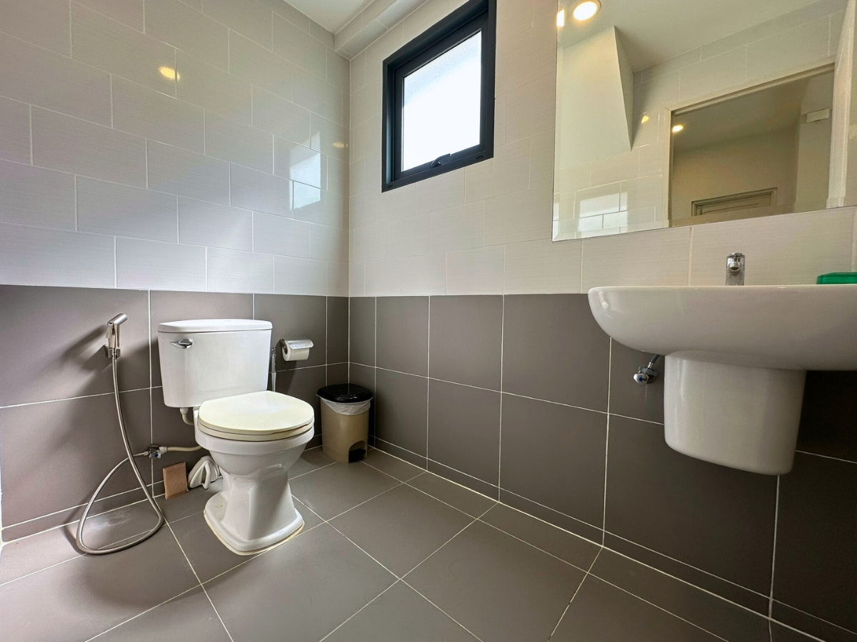 ขายบ้าน เซนโทร วงแหวน-จตุโชติ 4 นอน 5 น้ำ