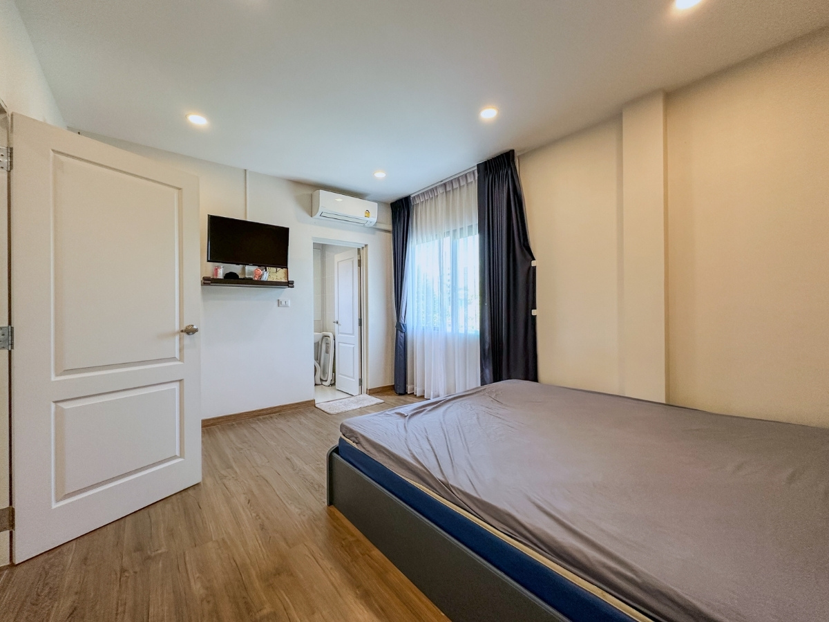 ขายบ้าน เซนโทร วงแหวน-จตุโชติ 4 นอน 5 น้ำ