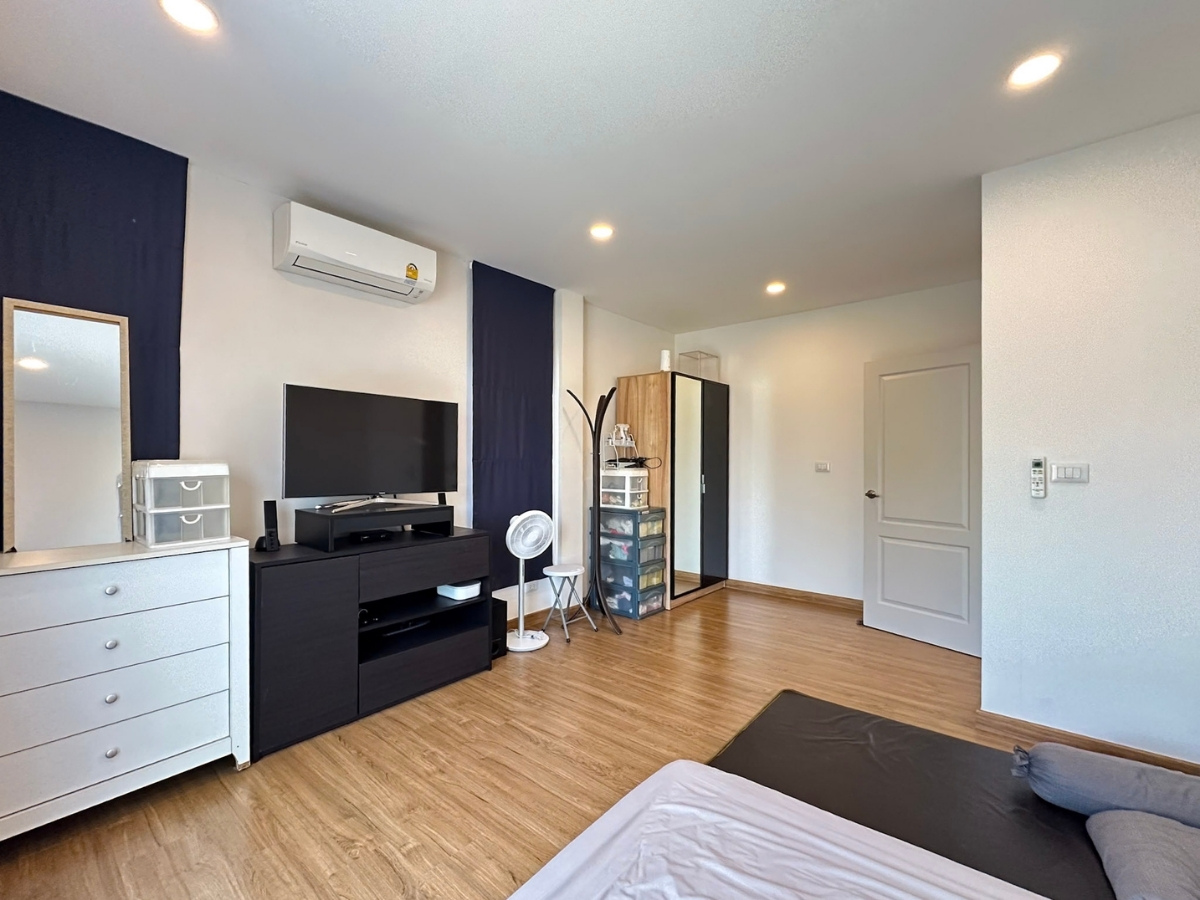 ขายบ้าน เซนโทร วงแหวน-จตุโชติ 4 นอน 5 น้ำ