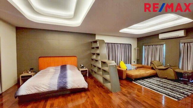 ขายบ้านเดี่ยวหรู หลังมุม ลดาวัลย์ ปิ่นเกล้า–เพชรเกษม 190 ตร.วา | ต้นโครงการ | รีโนเวทใหม่ | ใกล้โรงเรียนนานาชาติ