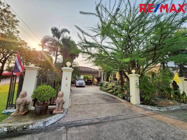 ขายบ้านเดี่ยวหรู หลังมุม ลดาวัลย์ ปิ่นเกล้า–เพชรเกษม 190 ตร.วา | ต้นโครงการ | รีโนเวทใหม่ | ใกล้โรงเรียนนานาชาติ