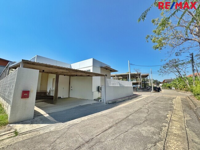 ขายบ้านชั้นเดียวสไตล์ Penthouse หมู่บ้าน ชัยพฤกษ์ วัดลาดปลาดุก วงแหวน–รัตนาธิเบศร์