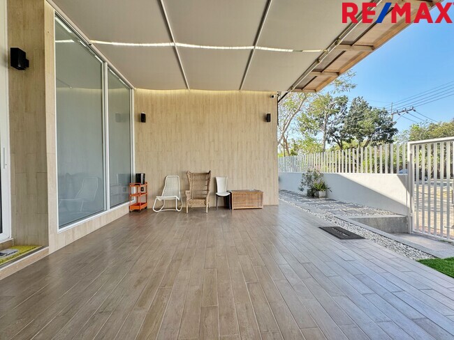 ขายบ้านชั้นเดียวสไตล์ Penthouse หมู่บ้าน ชัยพฤกษ์ วัดลาดปลาดุก วงแหวน–รัตนาธิเบศร์