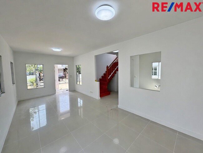 ขายบ้านเดี่ยว รีโนเวทใหม่ The Plant ราชพฤกษ์ หลังริม 66 ตร.วา (เดอะ แพลนท์ ราชพฤกษ์) ถูกที่สุดในโครงการ ใกล้วงเวียนพระราม 5 และ Central Westville