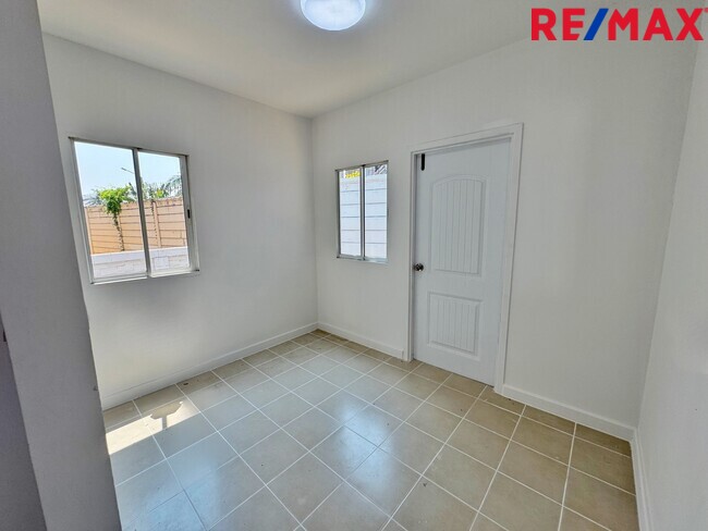 ขายบ้านเดี่ยว รีโนเวทใหม่ The Plant ราชพฤกษ์ หลังริม 66 ตร.วา (เดอะ แพลนท์ ราชพฤกษ์) ถูกที่สุดในโครงการ ใกล้วงเวียนพระราม 5 และ Central Westville