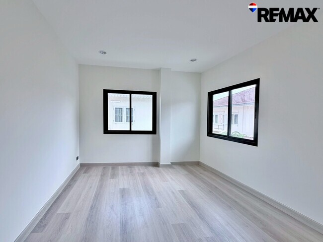 ขายบ้านเดี่ยว Perfect Place รัตนาธิเบศร์–ไทรม้า บ้านเดี่ยวทำเลดี หน้าบ้านไม่ชนใคร ราคาถูกที่สุดในโครงการ ถนนรัตนาธิเบศร์ ใกล้รถไฟฟ้าสายสีม่วง