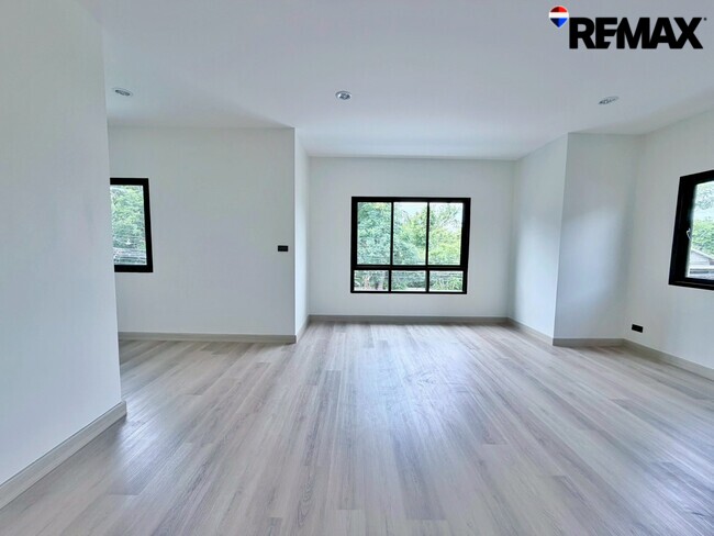 ขายบ้านเดี่ยว Perfect Place รัตนาธิเบศร์–ไทรม้า บ้านเดี่ยวทำเลดี หน้าบ้านไม่ชนใคร ราคาถูกที่สุดในโครงการ ถนนรัตนาธิเบศร์ ใกล้รถไฟฟ้าสายสีม่วง