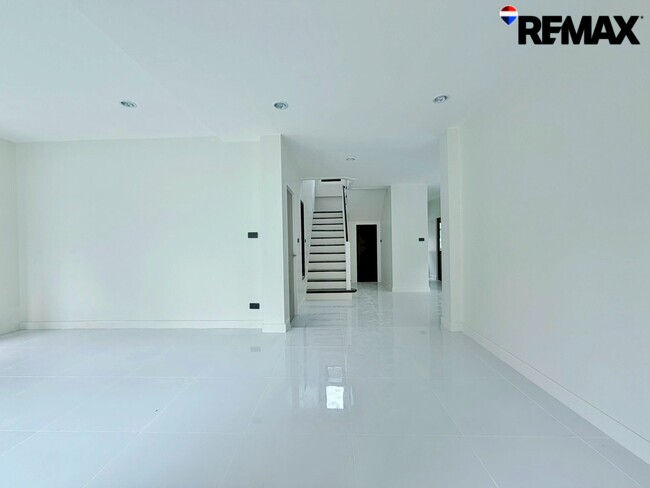 ขายบ้านเดี่ยว Perfect Place รัตนาธิเบศร์–ไทรม้า บ้านเดี่ยวทำเลดี หน้าบ้านไม่ชนใคร ราคาถูกที่สุดในโครงการ ถนนรัตนาธิเบศร์ ใกล้รถไฟฟ้าสายสีม่วง