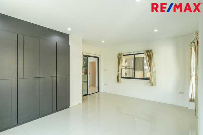 ขายบ้านเดี่ยว วิเศษสุขนคร พระรามสอง หลังริม มีสระว่ายน้ำ