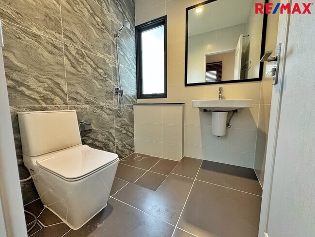 ขายบ้านเดี่ยวหลังริม บางกอกบูเลอวาร์ด เวสต์เกต | 83 ตร.ว. บิ้วท์อินทั้งหลัง ราคาพิเศษ 11.99 ล้าน