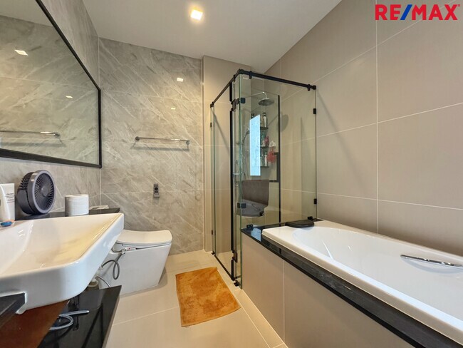 ขายบ้านเดี่ยวหลังริม บางกอกบูเลอวาร์ด เวสต์เกต | 83 ตร.ว. บิ้วท์อินทั้งหลัง ราคาพิเศษ 11.99 ล้าน