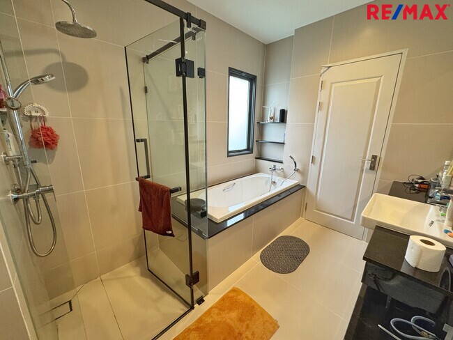 ขายบ้านเดี่ยวหลังริม บางกอกบูเลอวาร์ด เวสต์เกต | 83 ตร.ว. บิ้วท์อินทั้งหลัง ราคาพิเศษ 11.99 ล้าน